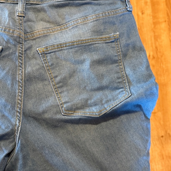 Universal Thread Light Blue Skinny Jeans - Picture 3 of 3